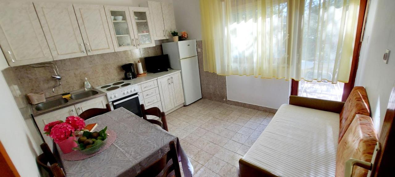 Apartment Luka Dobrinj Luaran gambar